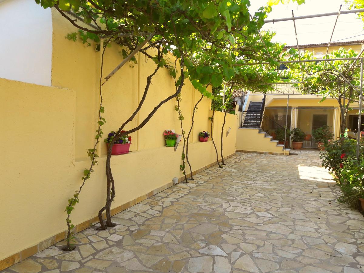 Bungalows Niki Acharavi  Exterior photo
